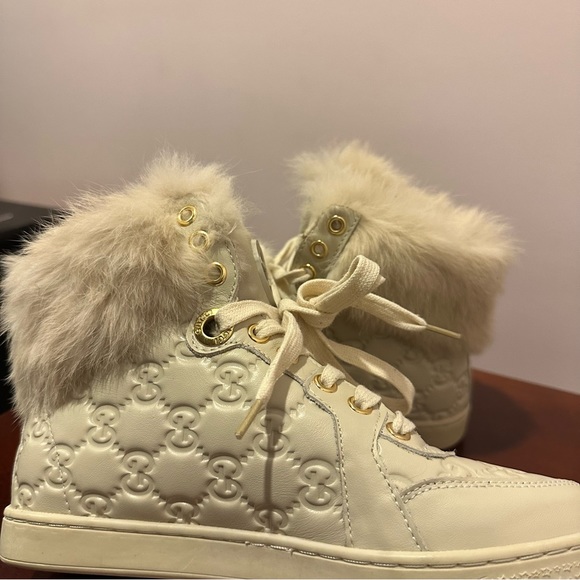 Gucci Beige Guccissima Leather Cada Fur Trim High Top Sneakers Size 35. - Picture 2 of 10